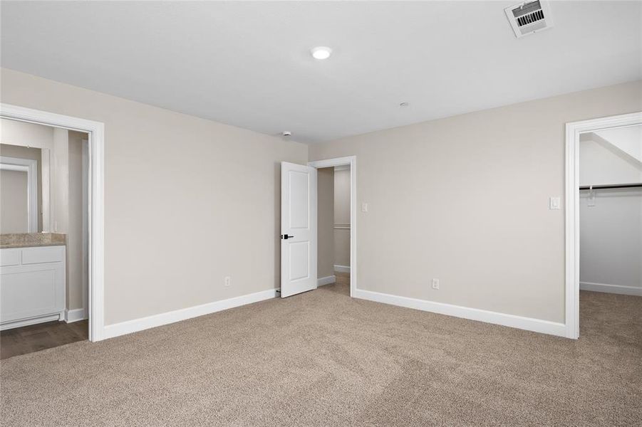 Spacious, unfurnished interior of a new home in Yarbrough Farms, Pilot Point (Image 8). Spacious, unfurnished interior of a new home in Yarbrough Farms, Pilot Point (Image 8).