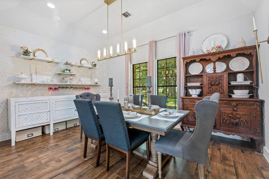 Furnished interior view inside a new home in , Anahuac (Image 4).