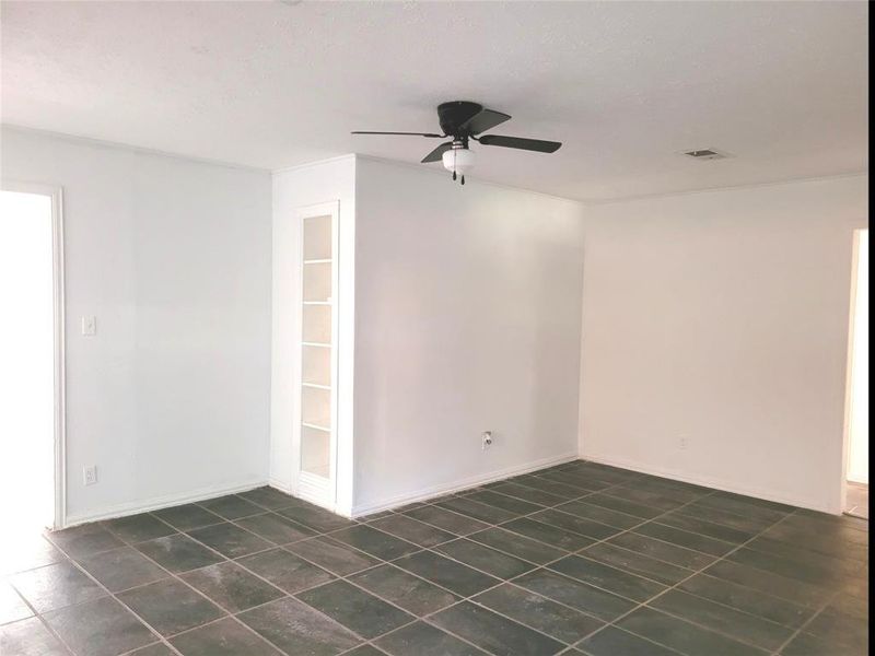 Spacious, unfurnished interior of a new home in , Paris (Image 14).