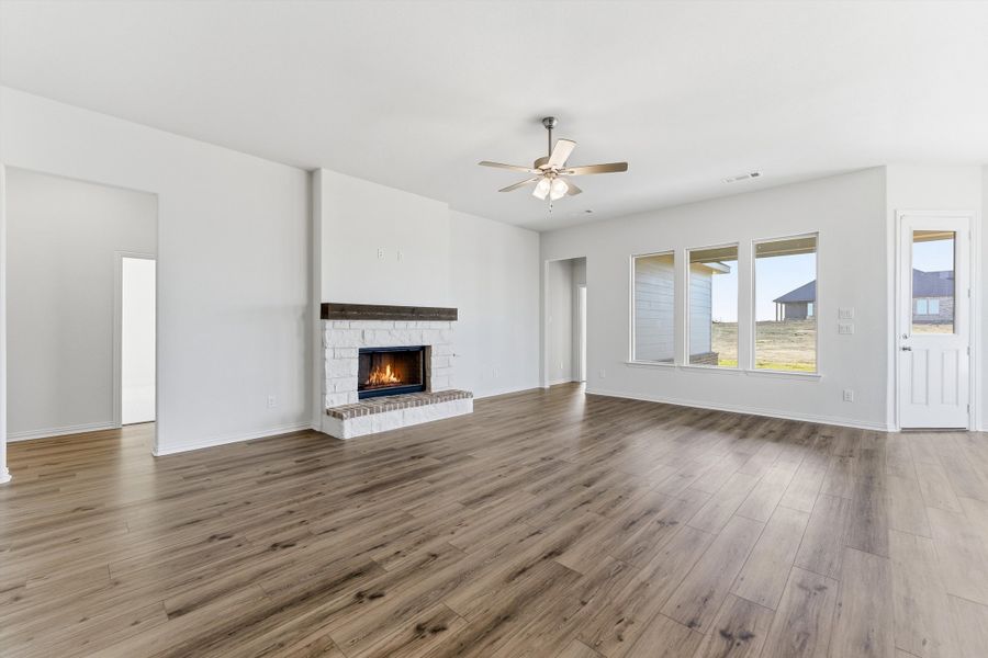 Spacious, unfurnished interior of a new home in Clear Sky Addition, Valley View (Image 16).