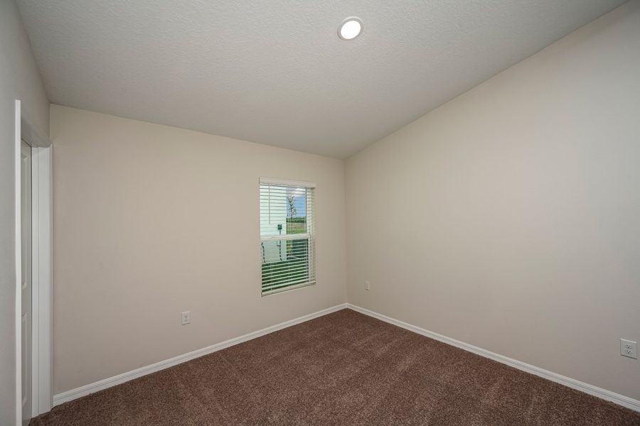 Spacious, unfurnished interior of a new home in Two Rivers, Zephyrhills (Image 28).