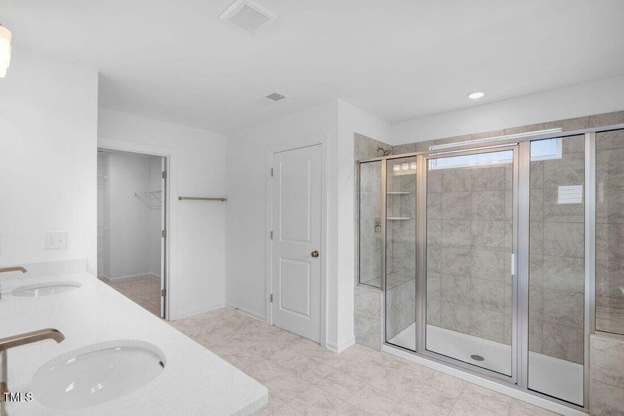 silverstone-bathroom