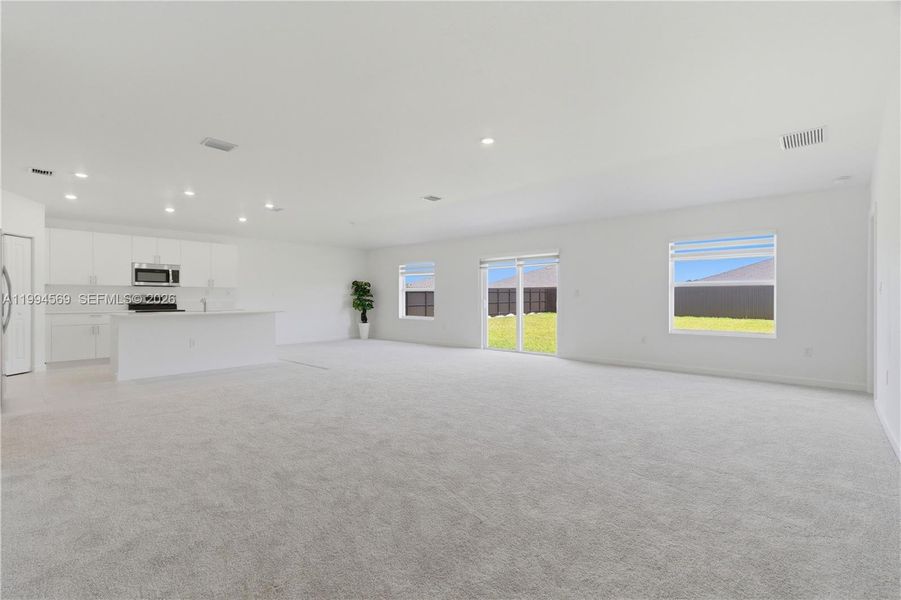 Spacious, unfurnished interior of a new home in , Homestead (Image 26).
