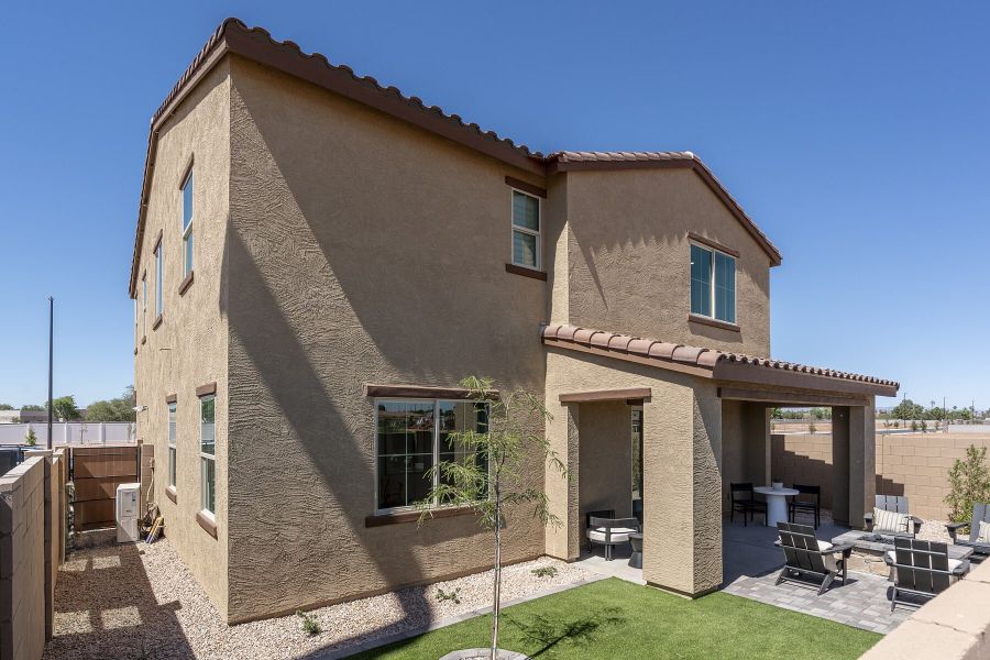 Representative exterior details of a home built from the 3 by Risewell Homes in Bella Storia, Gilbert (Image 3). Representative exterior details of a home built from the 3 by Risewell Homes in Bella Storia, Gilbert (Image 3).