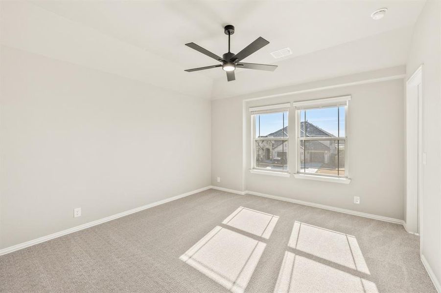 Spacious, unfurnished interior of a new home in Timberbrook, Justin (Image 32).