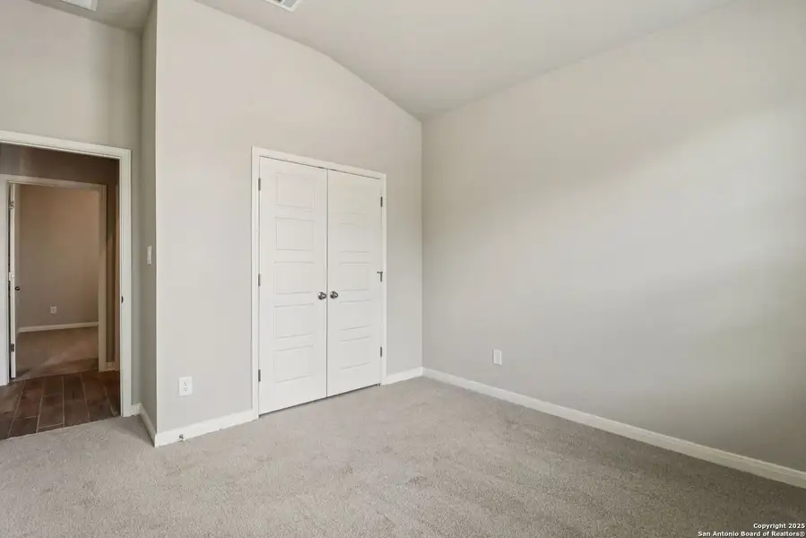 Spacious, unfurnished interior of a new home in Fox Falls, Boerne (Image 15).