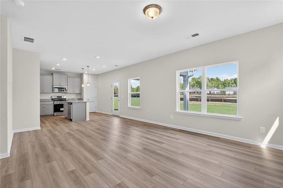 Spacious, unfurnished interior of a new home in Southbend, Rome (Image 33). Spacious, unfurnished interior of a new home in Southbend, Rome (Image 33).