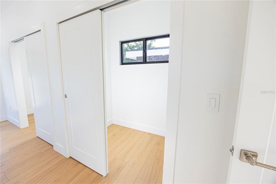 Spacious, unfurnished interior of a new home in , St. Petersburg (Image 62).