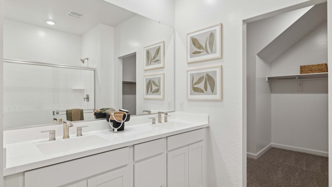 Representative furnished interior of a home built from the Ibis by D.R. Horton in Del Rio Ranch, Avondale (Image 21).