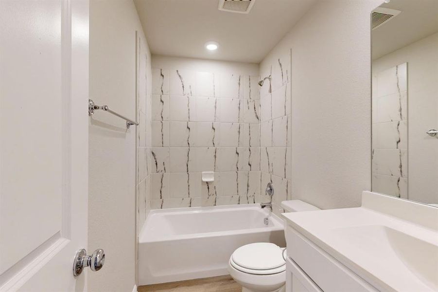 Furnished interior view inside a new home in Mobberly Farms, Pilot Point (Image 10). Furnished interior view inside a new home in Mobberly Farms, Pilot Point (Image 10).