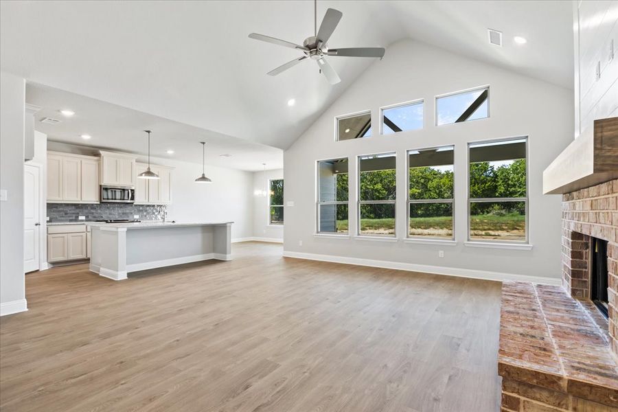 Representative unfurnished interior of a home built from the The Sapphire Ranch II by Doug Parr Custom Homes in Spring Valley Ranch, Paradise (Image 18).