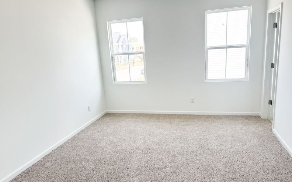 Spacious, unfurnished interior of a new home in Wendell Falls, Wendell (Image 17).