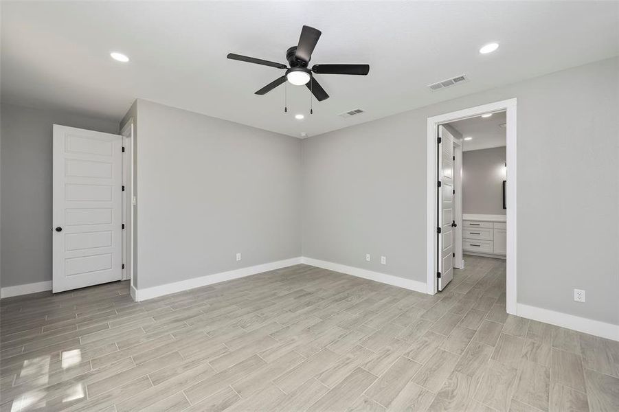 Spacious, unfurnished interior of a new home in , Mabank (Image 13).