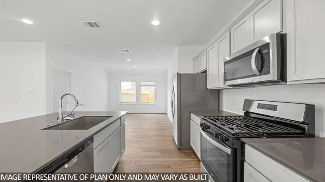 Furnished interior view inside a new home in River Ranch Meadows, Dayton (Image 4).