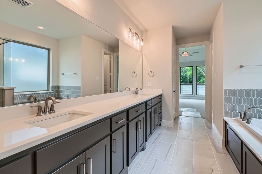 Plan 1564 Representative Photo - Main Bathroom Plan 1564 Representative Photo - Main Bathroom