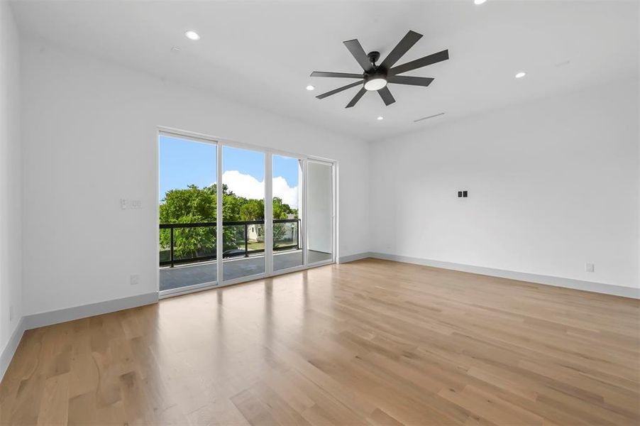 Spacious, unfurnished interior of a new home in , Dallas (Image 22). Spacious, unfurnished interior of a new home in , Dallas (Image 22).