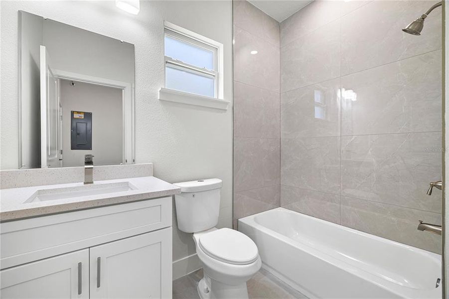 Furnished interior view inside a new home in , Ocala (Image 10).