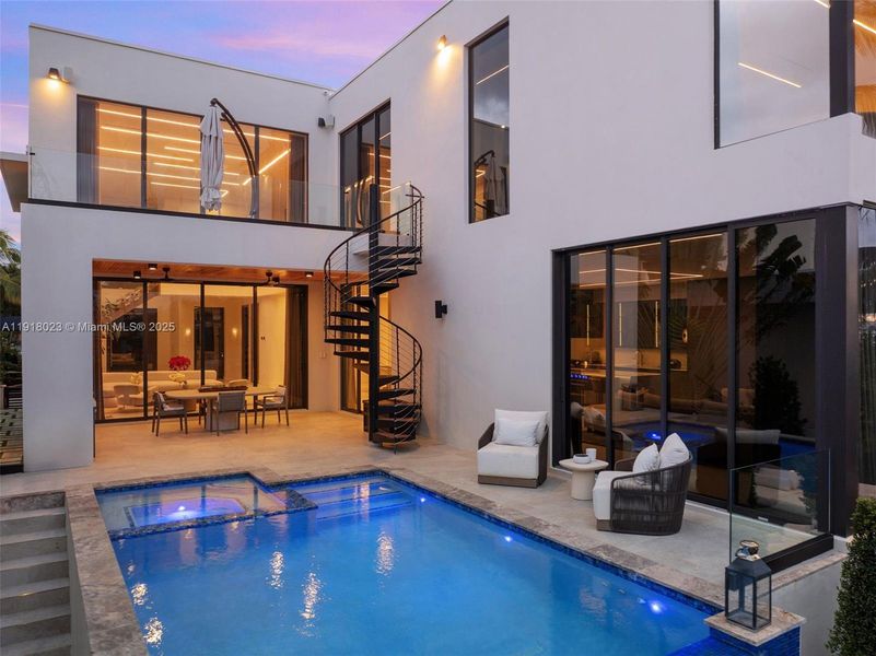 Exterior details and patio area of a home in , Miami (Image 32).