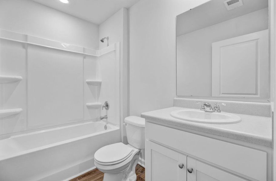 Furnished interior view inside a new home in Stone Ridge, Moncks Corner (Image 13).