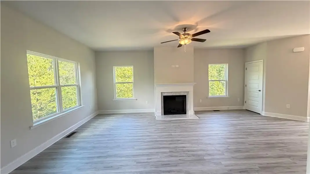 Spacious, unfurnished interior of a new home in Habersham Meadows, Demorest (Image 28).