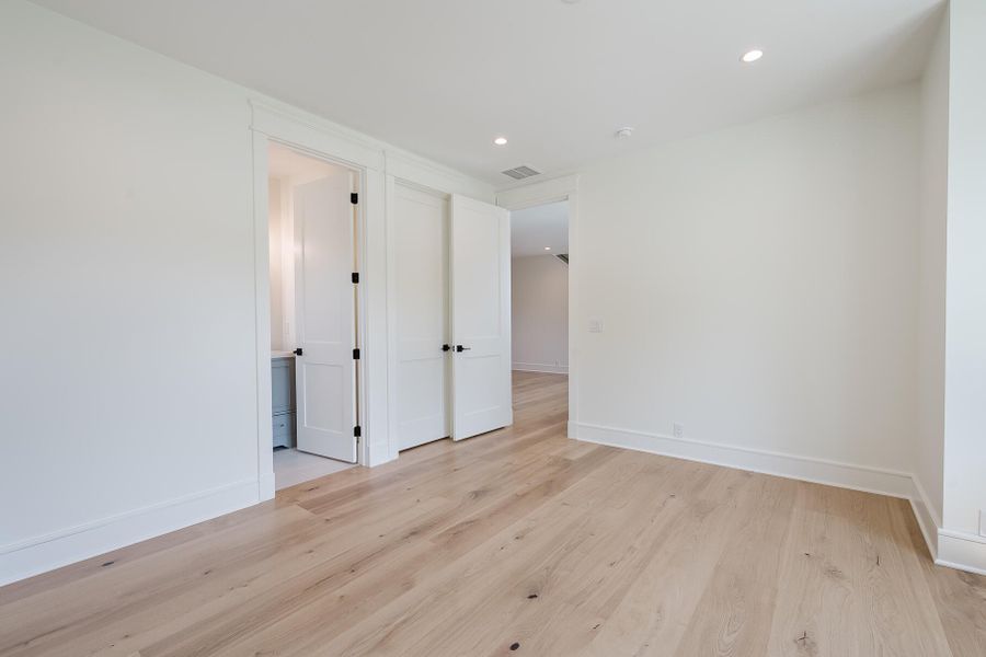 Spacious, unfurnished interior of a new home in , Mount Pleasant (Image 53).