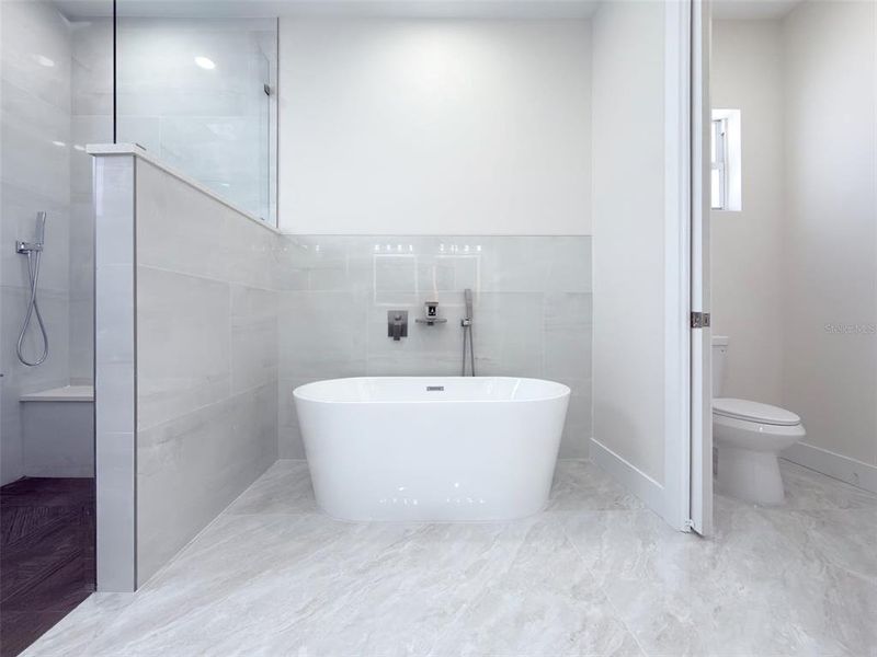 Furnished interior view inside a new home in , Port Charlotte (Image 12).