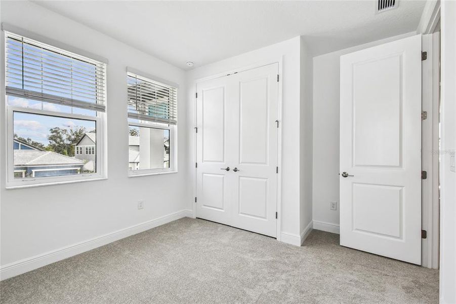 Spacious, unfurnished interior of a new home in Hawkstone, Sarasota (Image 17).