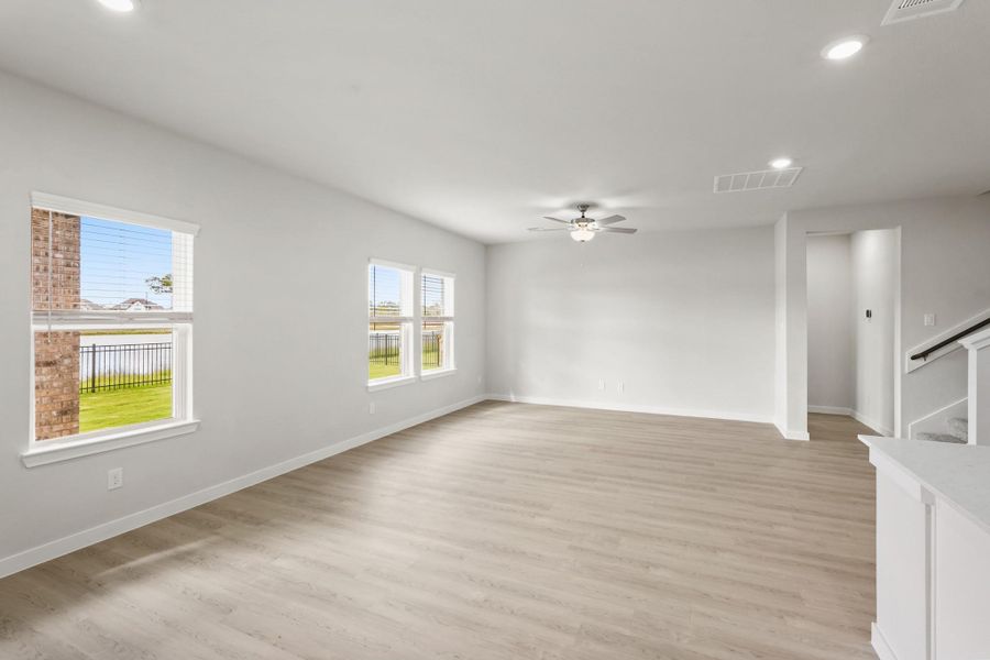 Spacious, unfurnished interior of a new home in Woodshore, Clute (Image 21). Spacious, unfurnished interior of a new home in Woodshore, Clute (Image 21).