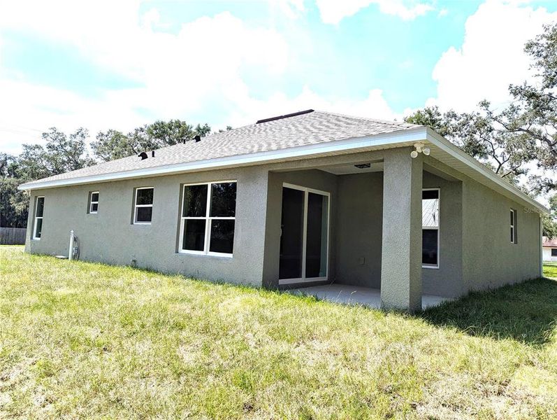 Exterior details and patio area of a home in , Mulberry (Image 3).