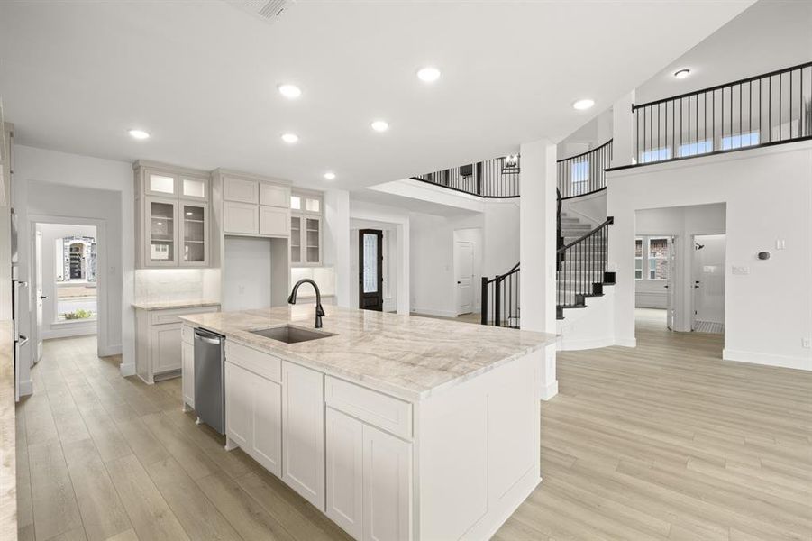 341 Loretta- Kitchen-3994