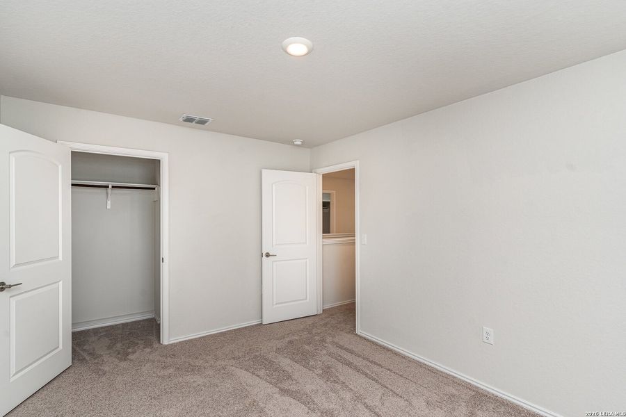 Spacious, unfurnished interior of a new home in Mission Del Lago, San Antonio (Image 30). Spacious, unfurnished interior of a new home in Mission Del Lago, San Antonio (Image 30).