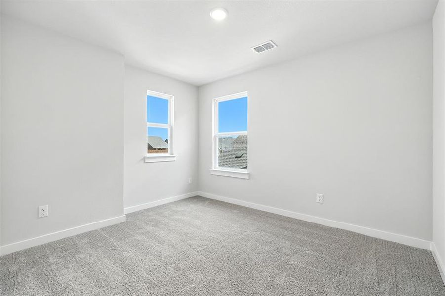 Spacious, unfurnished interior of a new home in Simpson Crossing, McKinney (Image 16).