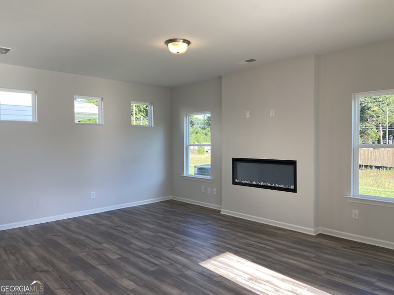 Spacious, unfurnished interior of a new home in Trellis Park, Hampton (Image 18).