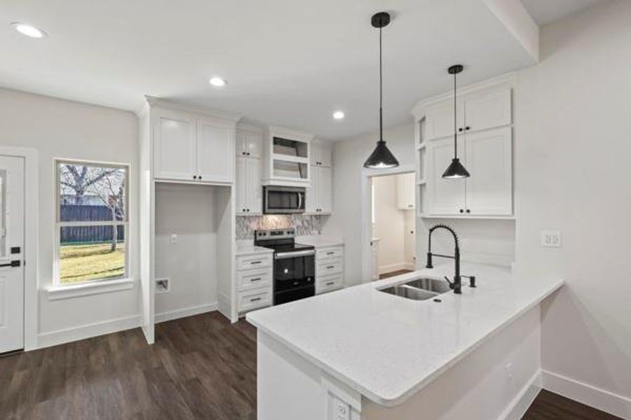 Furnished interior view inside a new home in , Celeste (Image 8).