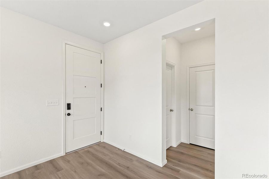 Spacious, unfurnished interior of a new home in , Aurora (Image 18).