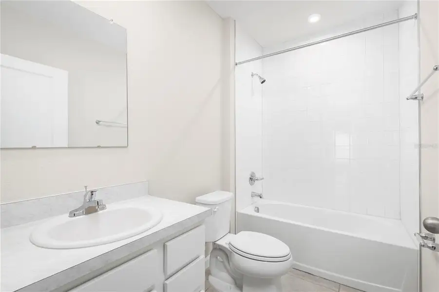 Furnished interior view inside a new home in Touchstone, Lakeland (Image 5).