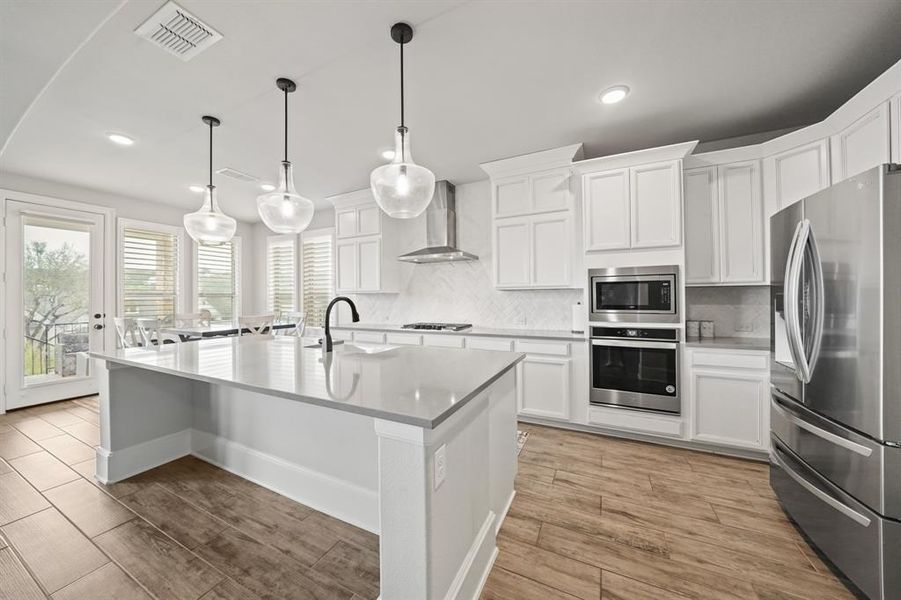 Image 12 of a home in Summit at Lake Travis.