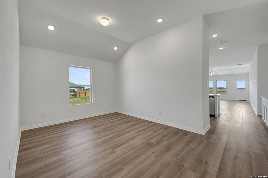Spacious, unfurnished interior of a new home in Greenspoint Heights, Seguin (Image 47).