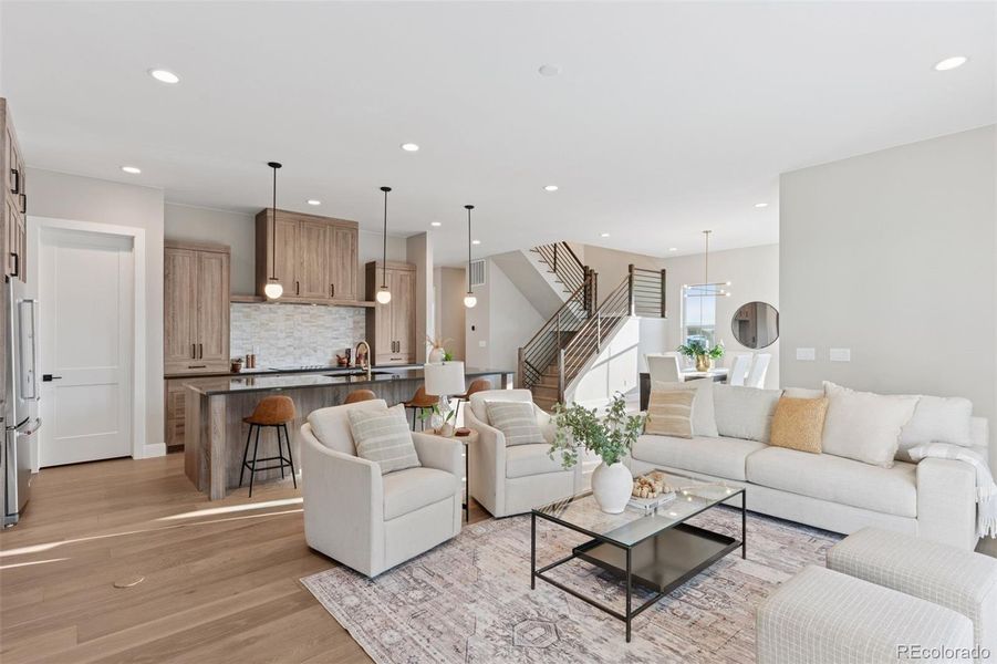 Photos are of a similar unit. Photos are of a similar unit.