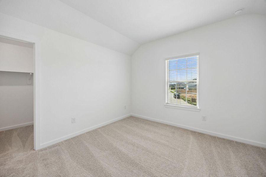 Spacious, unfurnished interior of a new home in Ellerden, Tomball (Image 23).