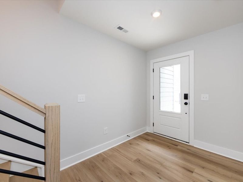 Spacious, unfurnished interior of a new home in Context at Oakhurst, Charlotte (Image 41). Spacious, unfurnished interior of a new home in Context at Oakhurst, Charlotte (Image 41).