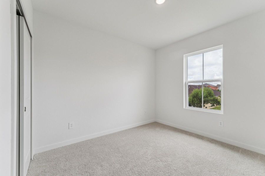 Spacious, unfurnished interior of a new home in , Fort Pierce (Image 32).