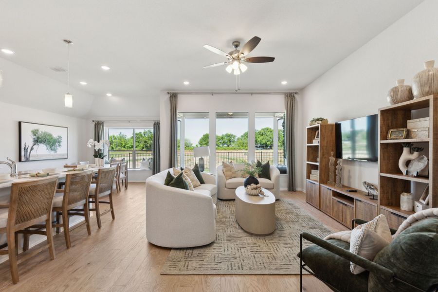 Representative furnished interior of a home built from the Concept 1660 by Landsea Homes in Summer Crest, Fort Worth (Image 39).