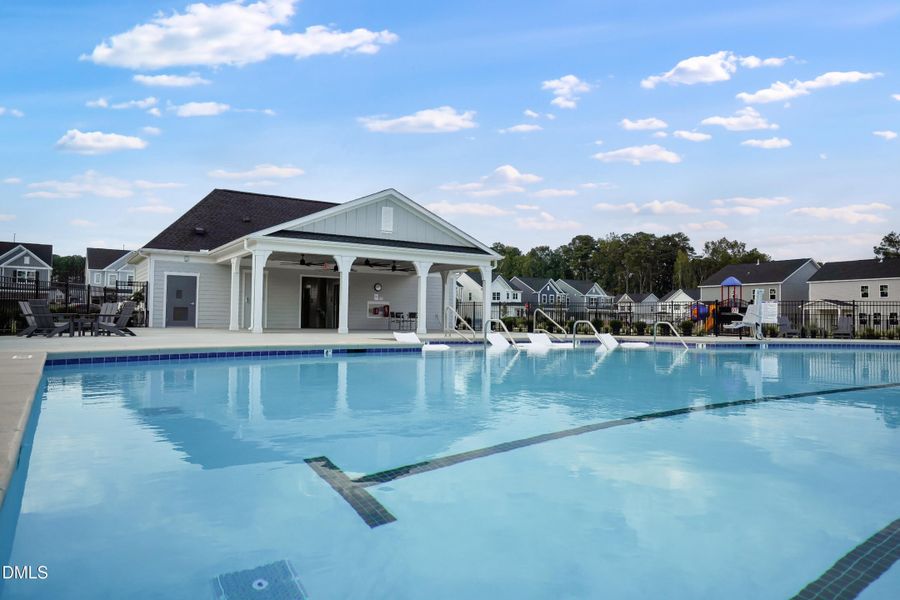 SUN_CaydenCove_Pic_Pool_13