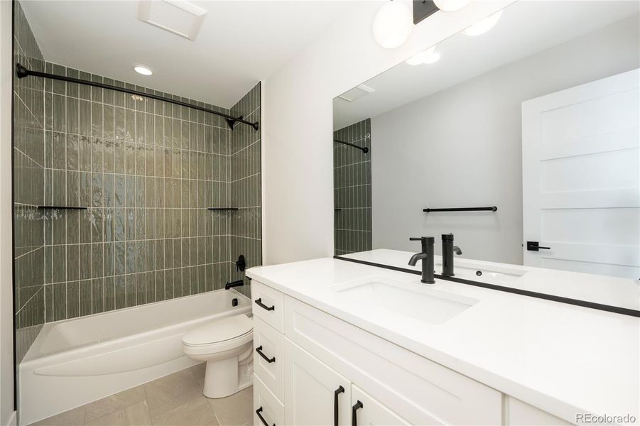 Furnished interior view inside a new home in , Winter Park (Image 6).