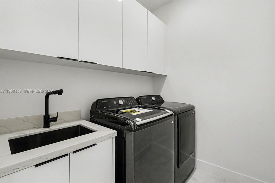 Close-up of interior finishes inside a home in , Lehigh Acres (Image 13).