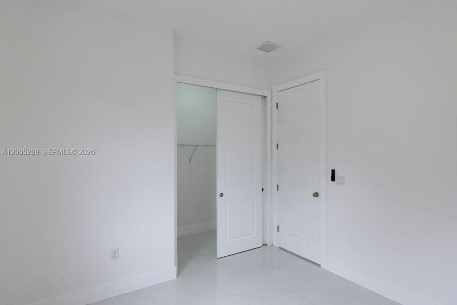 Spacious, unfurnished interior of a new home in , Lehigh Acres (Image 81).