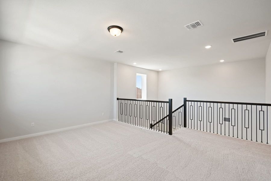 Spacious, unfurnished interior of a new home in Lariat, Liberty Hill (Image 43).