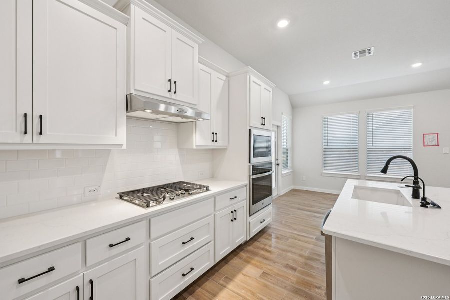 Furnished interior view inside a new home in Meyer Ranch, New Braunfels (Image 11).