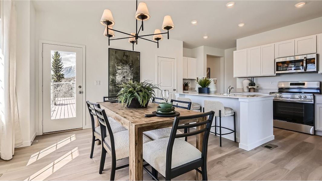 050925 1807 Vibrant II Nook F1